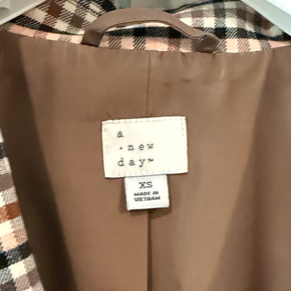 Checkered Blazer - Picture 2 of 3